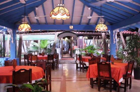 Restaurante especializado en comida criolla e internacional en un ambiente que nos acerca a los escenarios de la novela cubana costumbrista más universal, Cecilia Valdés